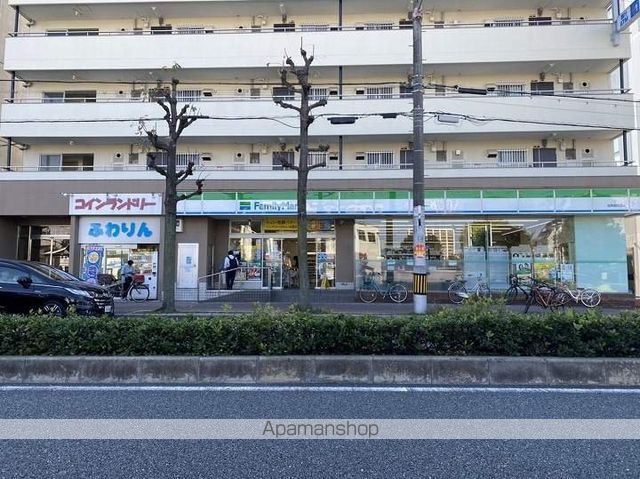 コンビニ　ファミリーマート城東鴫野西店（コンビニ）まで594m