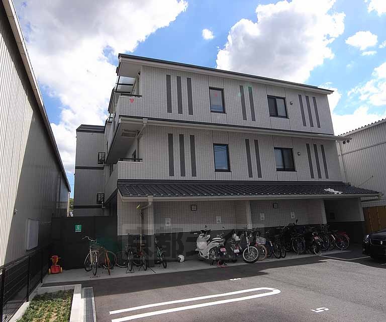 建物外観　パリッとした外観です。