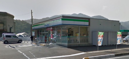 コンビニ　ファミリーマート　美作中央店（コンビニ）まで1500m