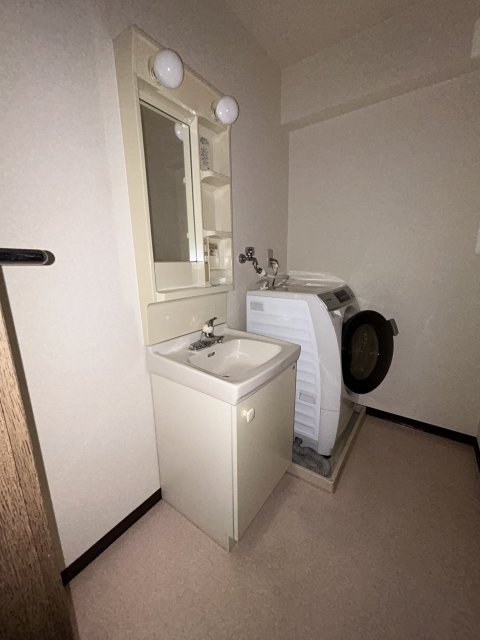 洗面設備　同物件、別号室のものです。