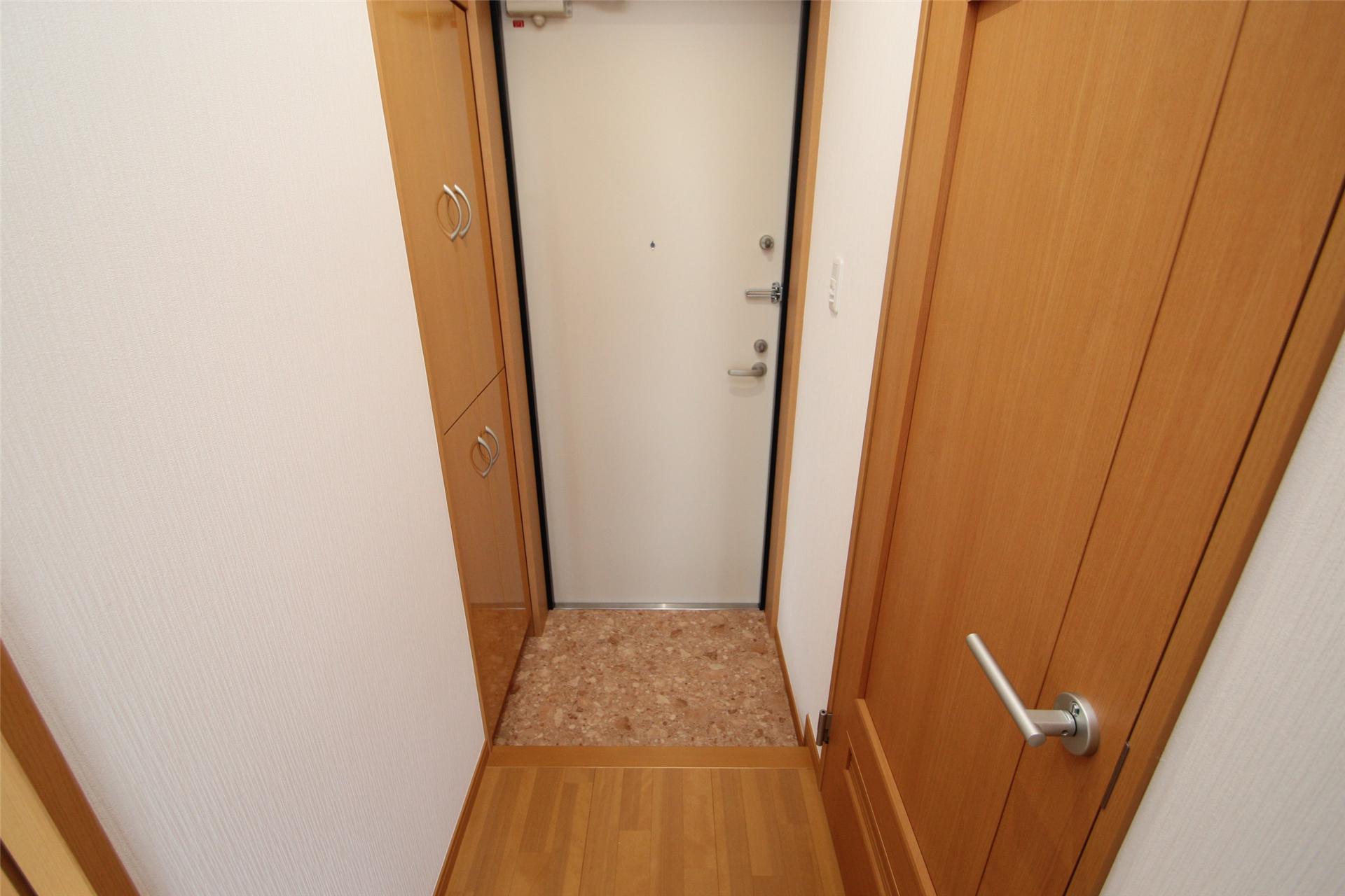 玄関　同建物別のお部屋のお写真です