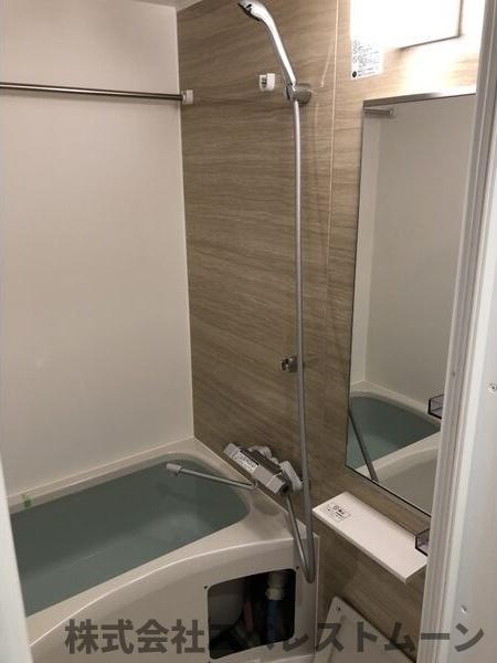 バス・シャワールーム　コンパクトで使いやすいお風呂です