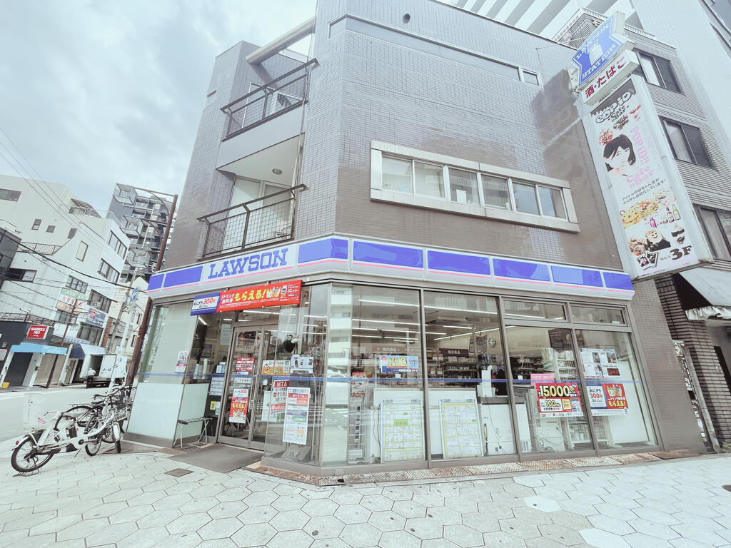 コンビニ　ローソン日本橋4丁目店（コンビニ）まで215m