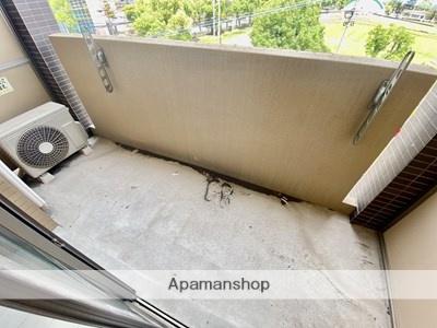 LEAD IN AIS鹿大前の内装写真
