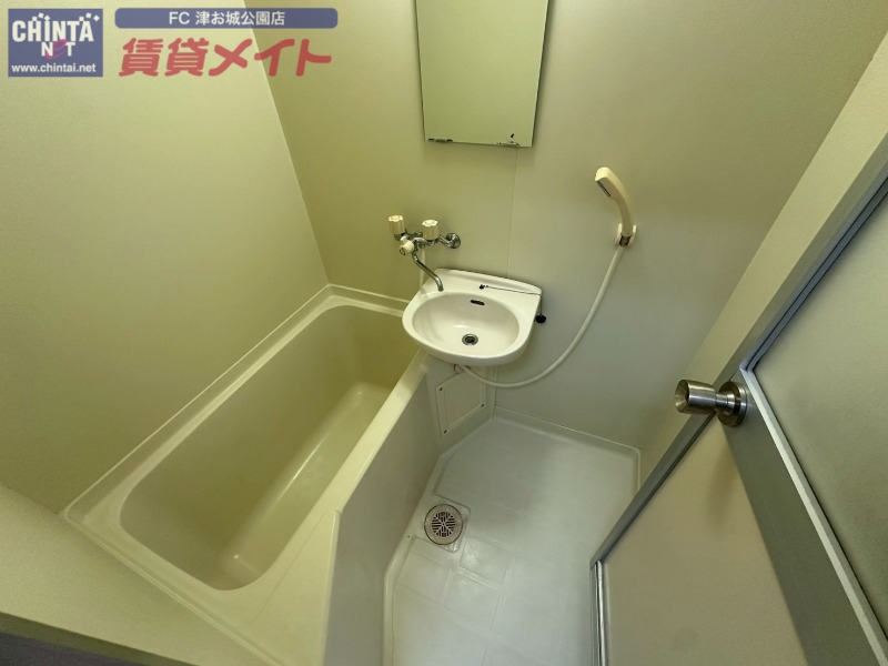 バス・シャワールーム　同型参考写真