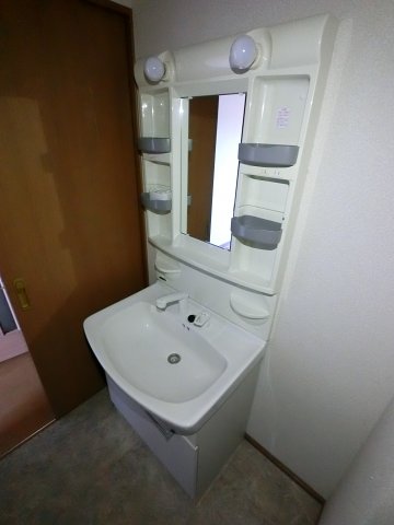 ＪＲ東金線 東金駅 徒歩15分 2階建 築19年の内装写真