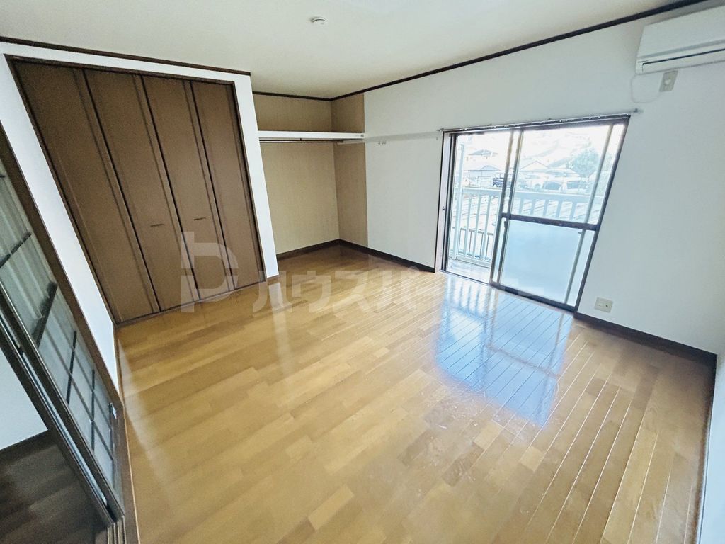ヒルコート東中山の居間写真
