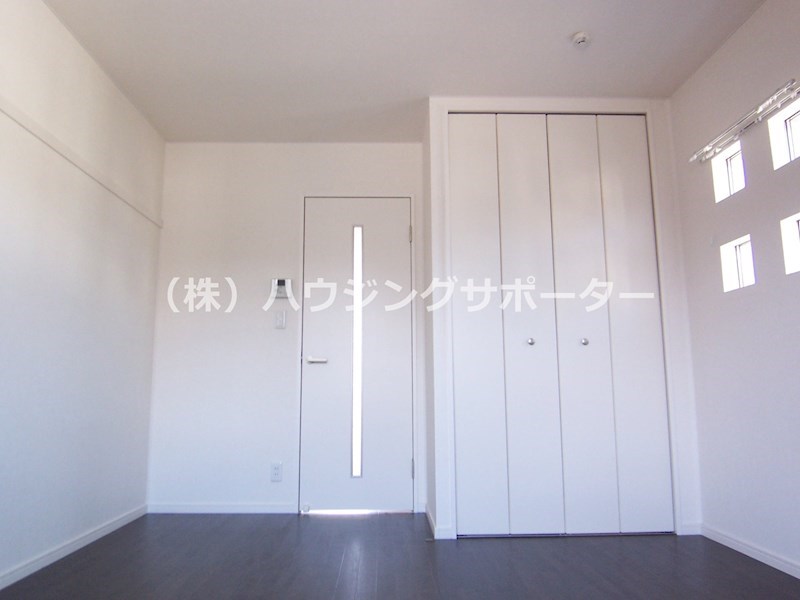その他部屋・スペース　側面の窓は有りません