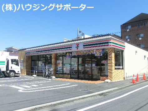 コンビニ　セブンイレブン 八王子中央図書館前店（コンビニ）まで243m