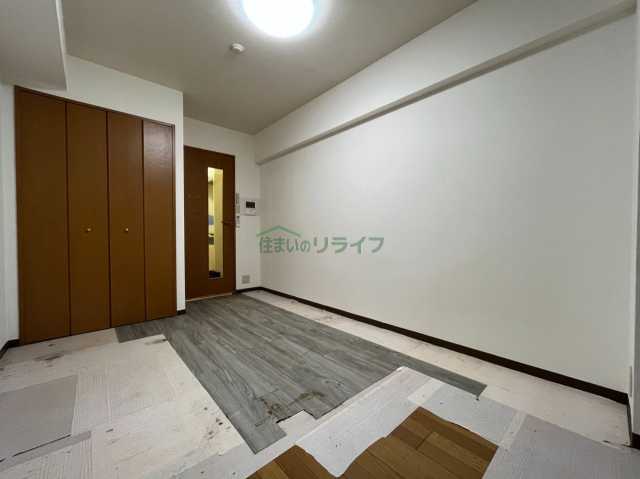 東京メトロ副都心線 東新宿駅 徒歩3分 8階建 築28年の居間写真