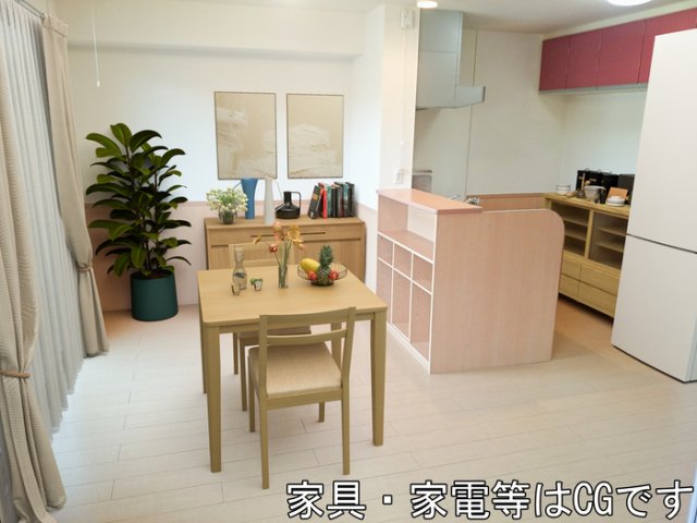 レフィナードカルチェ D棟の居間写真