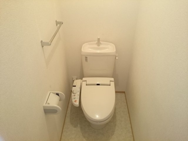 レフィナードカルチェ D棟のトイレ写真
