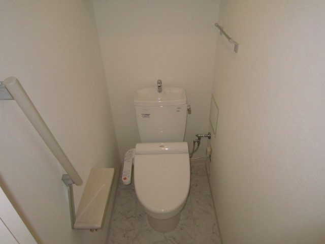 HOUSE PLUS ONEのトイレ写真