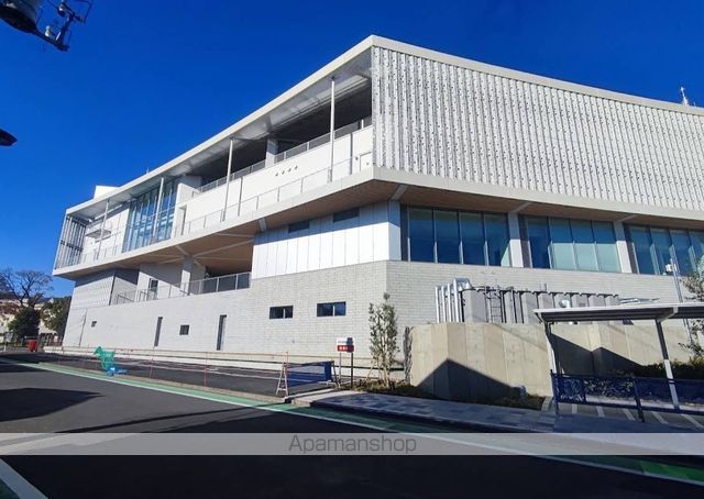 役所　八潮市役所（役所）まで424m