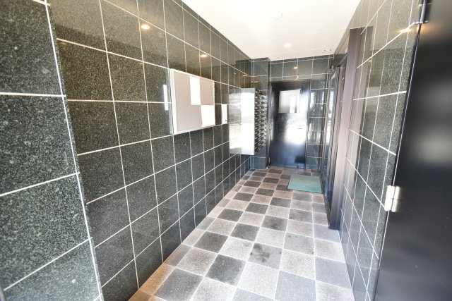 ウエスト桂川駅前の外観写真