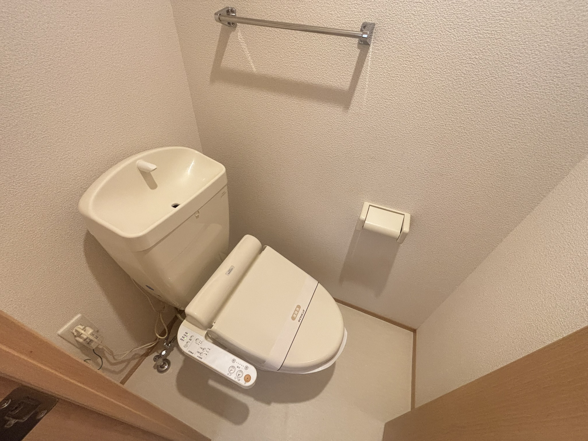 ＪＲ仙石線 榴ケ岡駅 徒歩13分 2階建 築13年のトイレ写真