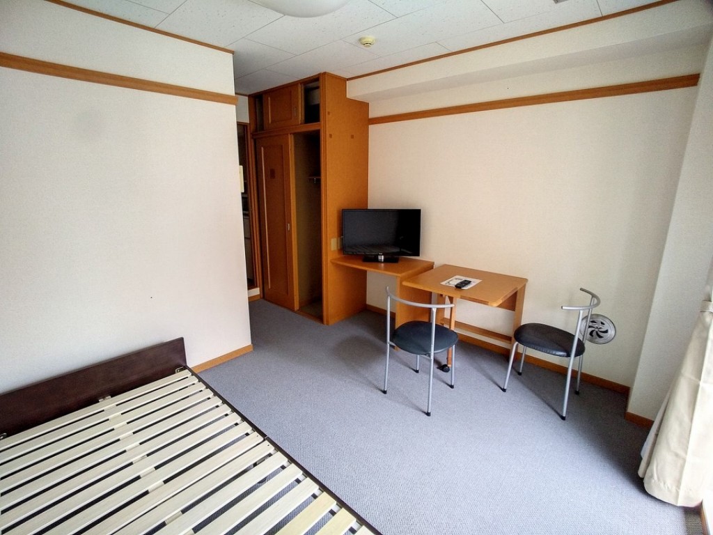 レオパレスひまわりの居間写真