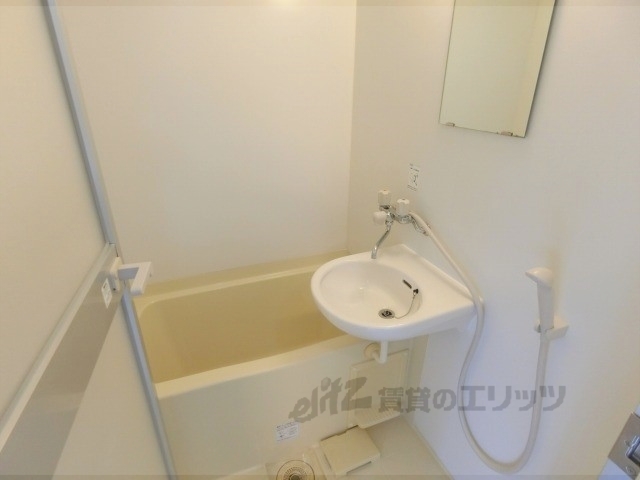 バス・シャワールーム　バス