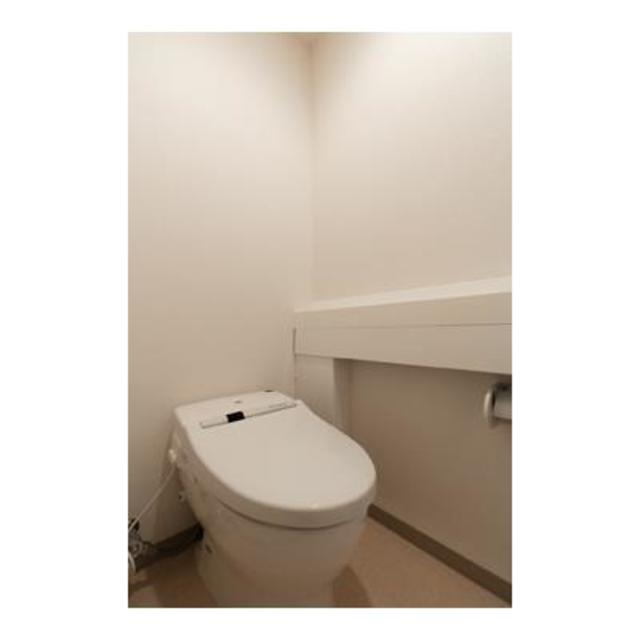 トイレ　※写真は同タイプ住戸です。