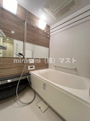 プレサンスロジェ難波GRANDWESTの風呂写真