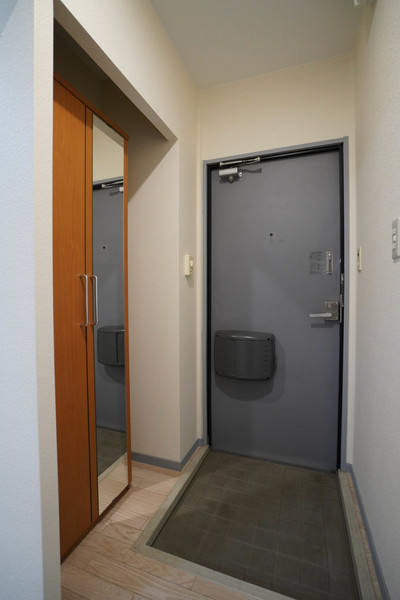 コーポ中井B棟の玄関写真