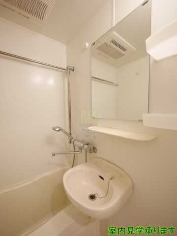 洗面設備　別部屋の画像になります。