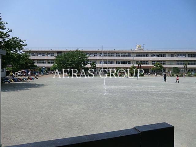 小学校　熊谷市立吉見小学校（小学校）まで1534m