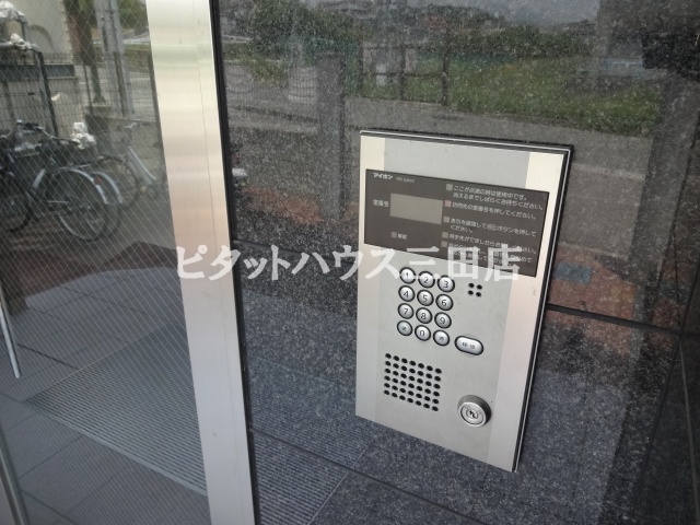 セキュリティ　オートロック付き