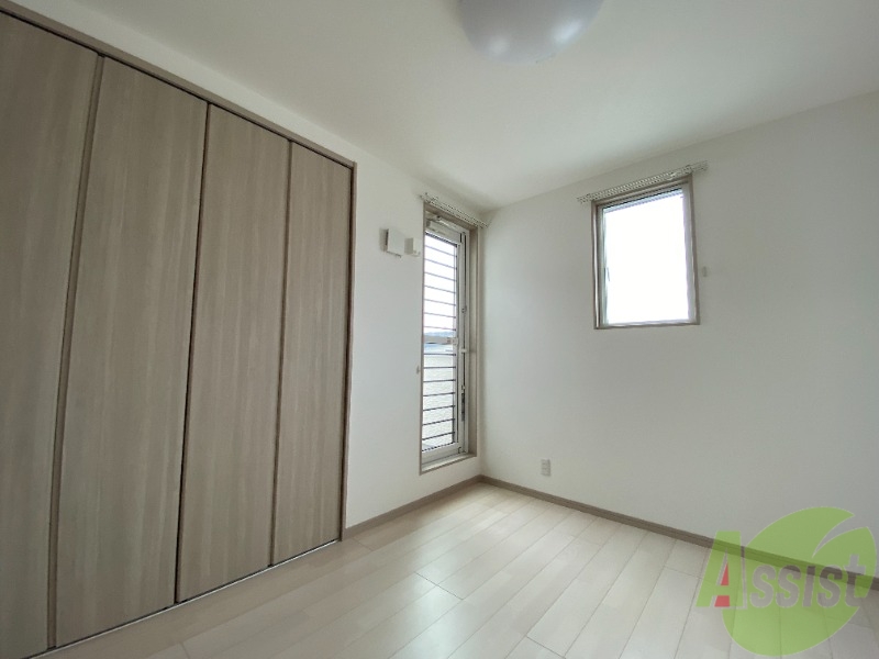 その他部屋・スペース　こちらが寝室です。広さは５．３帖となっております。