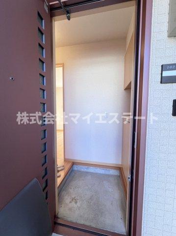 サウザンドタウンBの玄関写真