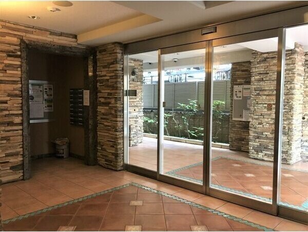 地下鉄名城線 久屋大通駅 徒歩9分 8階建 築24年の外観写真