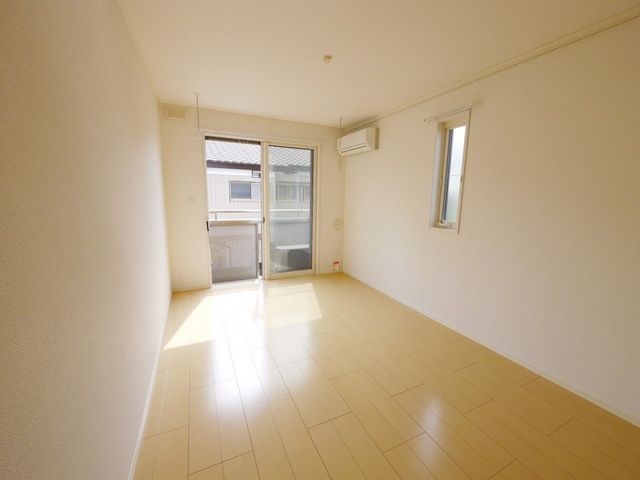 居室・リビング　★南向きの明るいお部屋です★