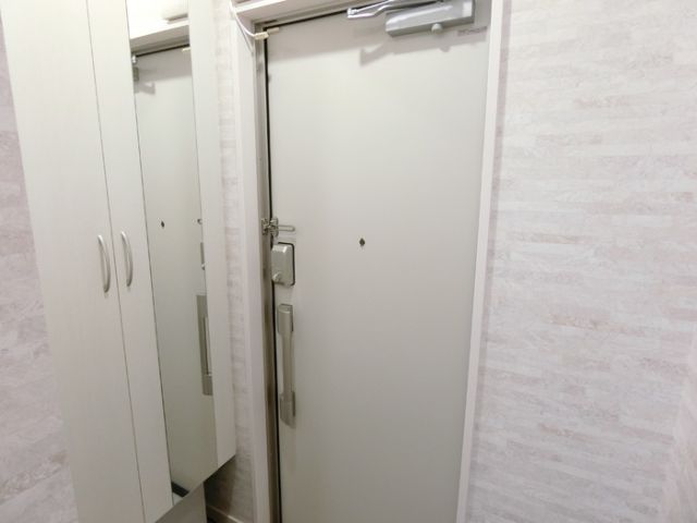 仙台市地下鉄東西線 卸町駅 徒歩14分 3階建 築5年の玄関写真