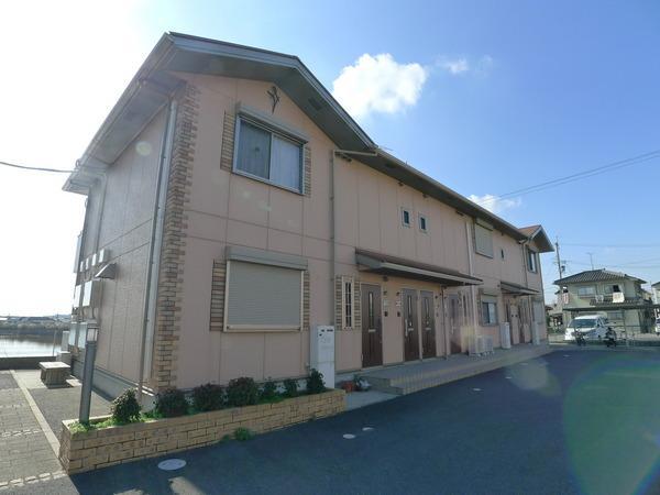 レイクヒル花園B棟の外観写真