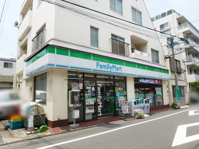 コンビニ　ファミリーマート佐野久下目黒店（コンビニ）まで652m