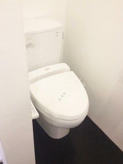 ラグゼナ東高円寺のトイレ写真