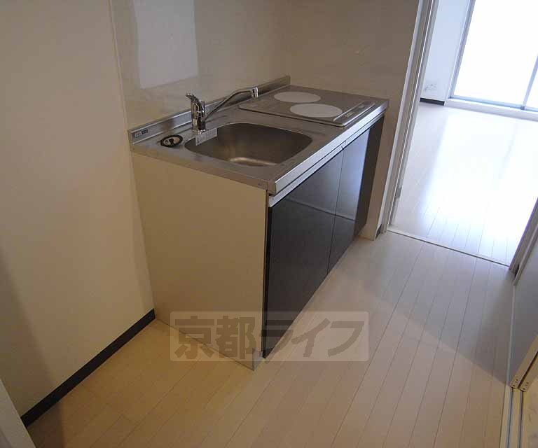 キッチン　２口ＩＨコンロ付きの綺麗なキッチンです。