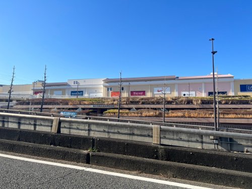 ショッピングセンター　アウトレット南大沢（ショッピングセンター）まで1536m