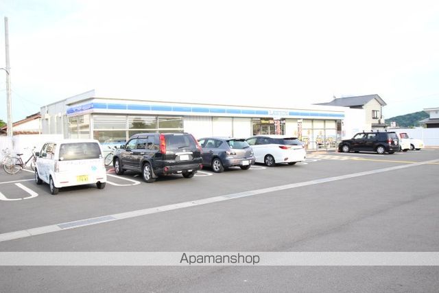 コンビニ　ローソン　南国篠原東泉店（コンビニ）まで445m