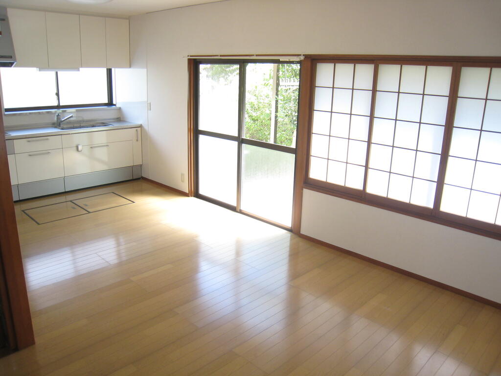 栗原借家の居間写真