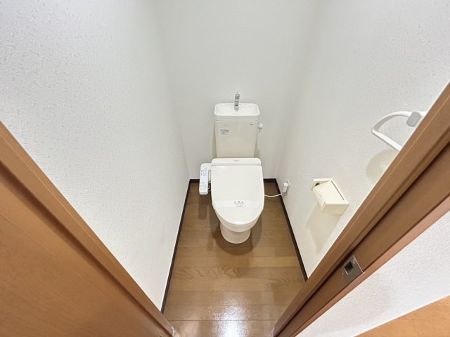 阪急京都線 高槻市駅 徒歩5分 3階建 築22年のトイレ写真
