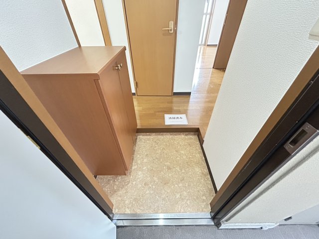 阪急京都線 高槻市駅 徒歩5分 3階建 築22年の玄関写真