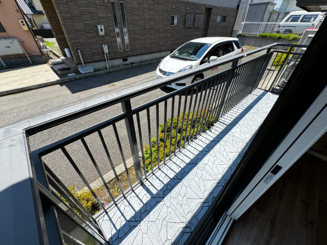 バルコニー　同物件別部屋の写真転用