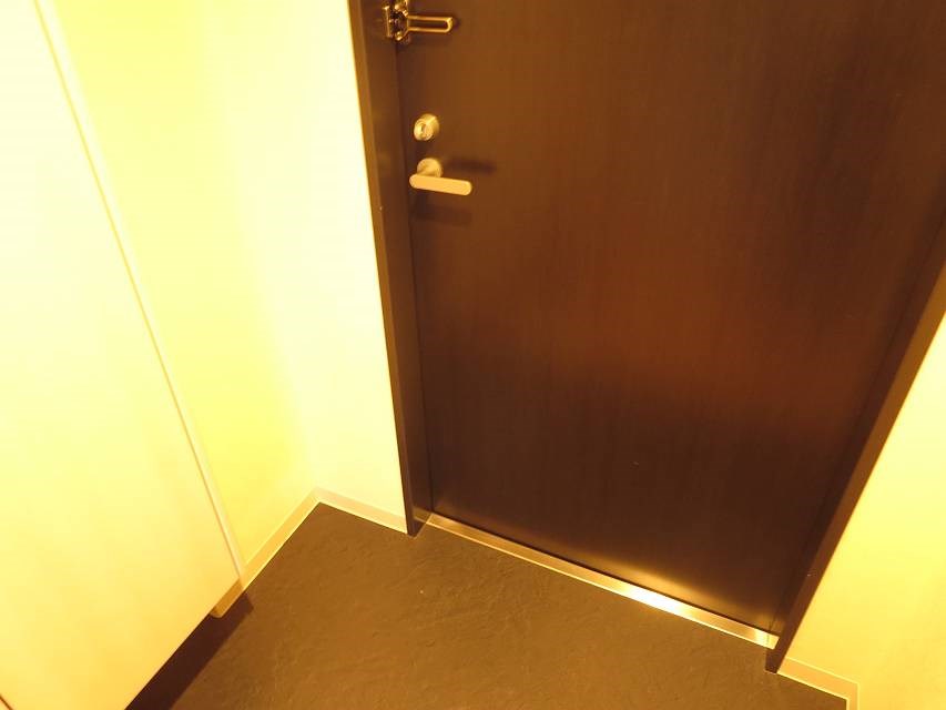 フレンシア田端道灌山の玄関写真