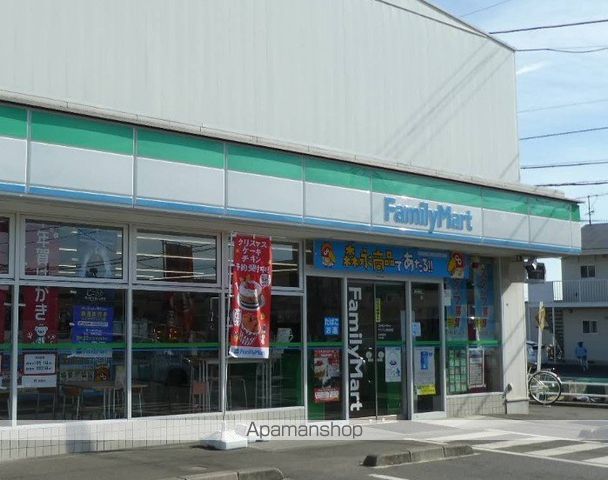 コンビニ　ファミリーマート（コンビニ）まで493m
