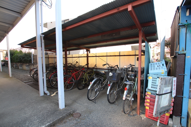 その他共有部分　★屋根付駐輪場★（空き状況・使用料等詳細はご確認下さい）