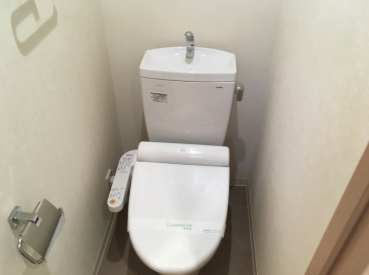 京急本線 立会川駅 徒歩8分 5階建 築12年のトイレ写真