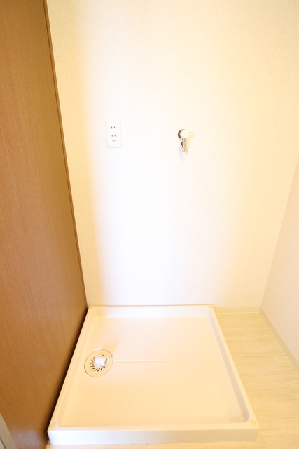 その他設備　【※他号室参考写真】室内洗濯機置き場