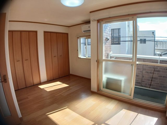 ブリック メゾン 金剛の居間写真
