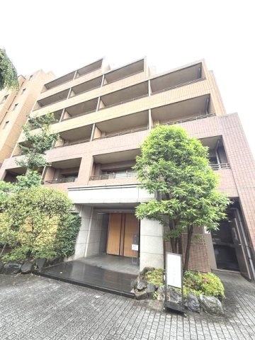 建物外観　落ち着いた雰囲気の外観です